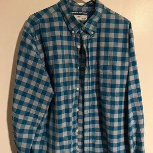 Men’s Old Navy long sleeve shirt